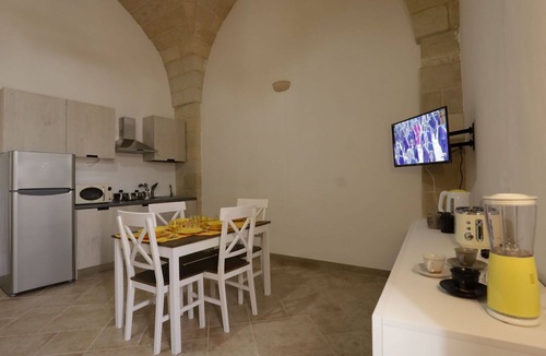 Vernole Apartment | Lovely apartment for 4 guests with WIFI, A/C, TV and pets allowed