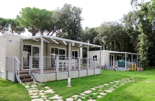 Baia Domizia House | Lovely apartment in villa for 6 people with WIFI, A/C, pool, TV and terrace