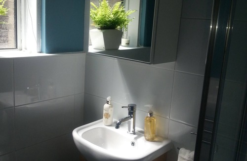 Tollcross Apartment | Lovely central Edinburgh apartment, sleeps 4