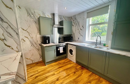 Paisley Apartment | Lovely Paisley Home with Parking - Pass the Keys