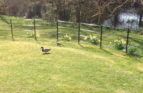 Callander Apartment | Lovely Riverside Holiday Home