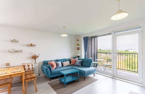 Granton Apartment | Lovely Sea View 2BDR Flat in Edinburgh