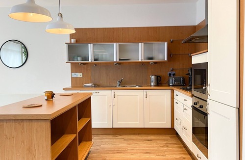 Finnieston Apartment | Lovely Spacious Apartment with Hydro & SECC