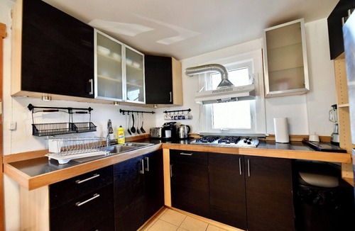 Riverside Apartment | Lowest Price Quiet Nbrhd Riverside 3BR Apartment