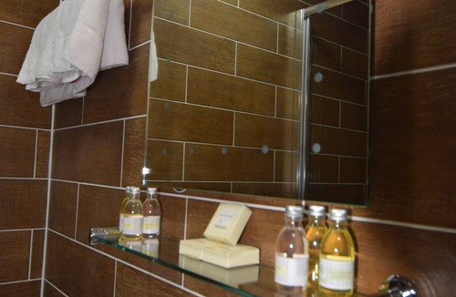 Valentines Hotel | Lucky 8 Hotel