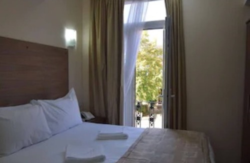 Valentines Hotel | Lucky 8 Hotel