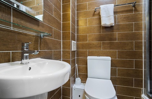 Valentines Hotel | Lucky 8 Hotel