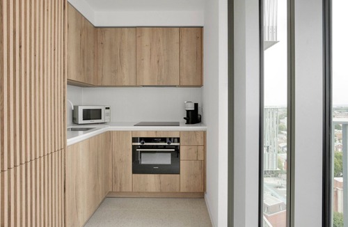 Whitechapel Apartment | Luxe Aldgate Studio nr Bars & Coffee Shops, by Blueground