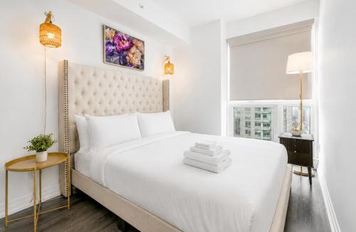 Garden District Apartment | Luxe CityView 3BR - Prime Location