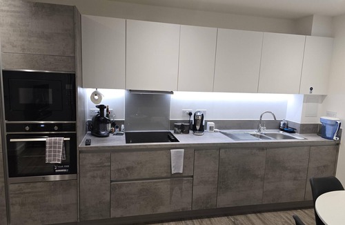 Gascoigne Apartment | Luxurious 2-Bed Haven in the Heart of Barking