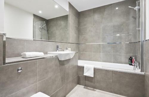 Great Baddow Apartment | Luxurious 2 Bedroom Apartment with Free Parking