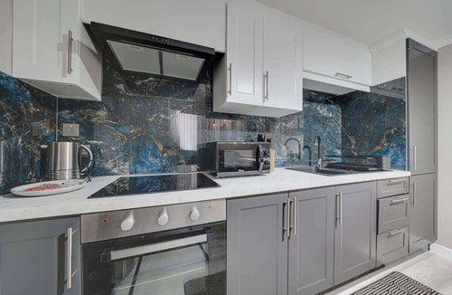 City Centre Glasgow Condo | Luxurious 2BR Apartment, Glasgow City Centre