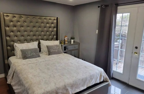 White Oaks House | Luxurious 3 Bed, 2 Bath Home with Heated pool.