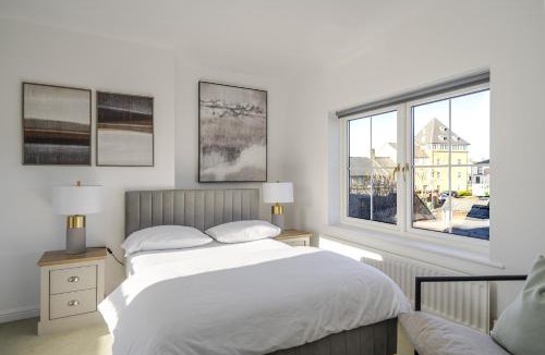 Braintree House | Luxurious 3 Bed House in Braintree Town with Free Parking with Sky Sports, Netflix and more