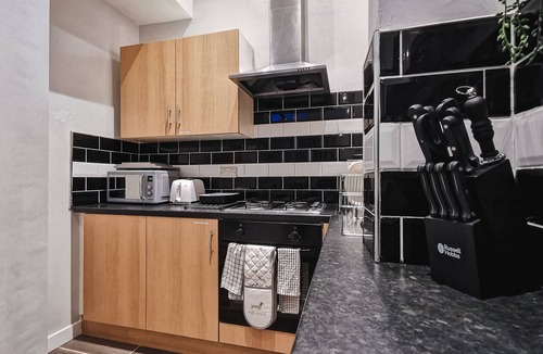 Glasgow Westend Apartment | LUXURIOUS 3 BEDROOM APARTMENT: HEART OF WESTEND