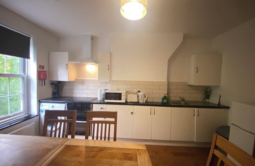Elephant and Castle Apartment | Luxurious 4 Bedroom Apartment in Heart of London