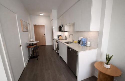 Kitchener Apartment | Luxurious Condo - Gym,Pool,Sauna,Bowling Alley,Hot Tub,Lounge