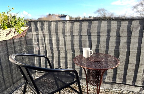 East Kilbride Apartment | Luxurious studio room in the heart of East Kilbride 10mins from a hospital