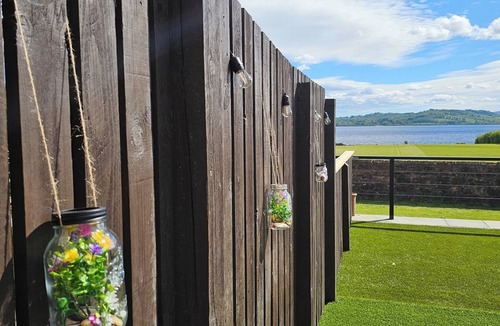Balmaha Apartment | Luxury 1 Bedroom apartment with Loch View *WHW*