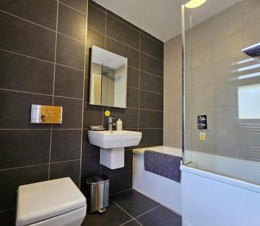 Balmaha Apartment | Luxury 1 Bedroom apartment with Loch View WHW