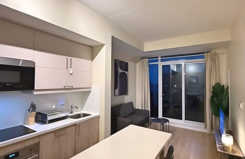 Markham Condo | Luxury 2 Bedroom 2 bathroom condo @ Downtown Markham I Near Downtown Toronto