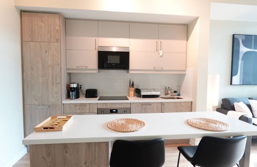 Markham Condo | Luxury 2 Bedroom 2 bathroom condo @ Downtown Markham I Near Downtown Toronto