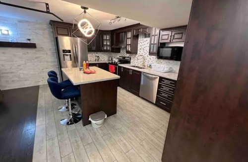 Meadowvale Village House | Luxury 2BR Suite 1.5 Bath Near HWY 401/Airport!