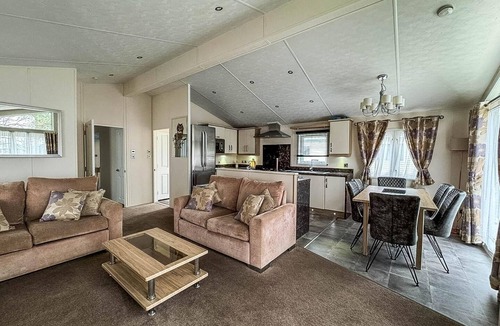 Hopton Cabin | Luxury 6 berth lodge with WiFi at Broadland Sands in Suffolk ref 20011CV