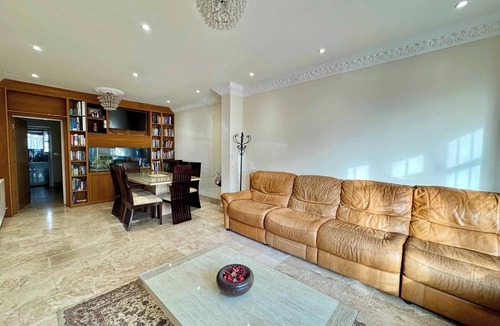 Luton Apartment | Luxury 8 Bed Home Near Luton Airport