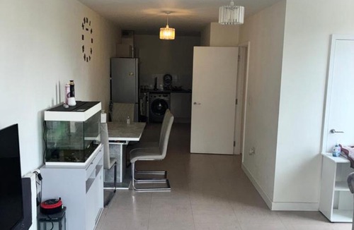 Seven Kings Apartment | Luxury Apartment Balcony View Tube 2 min Walk