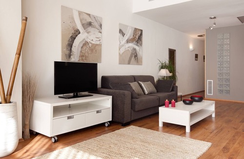 El Camp de l'Arpa del Clot Apartment | Luxury Apartment in the Center of Barcelona