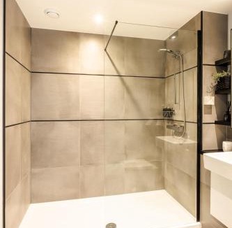 Lansbury Apartment | Luxury Apt Near Canary Wharf with Stunning Views