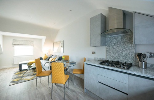 Reading Apartment | Luxury Central Apartment with Gated Parking