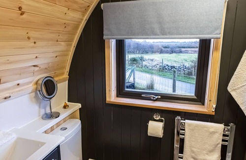 Brora Cabin | Luxury Couples Pod on the North Coast 500 Route