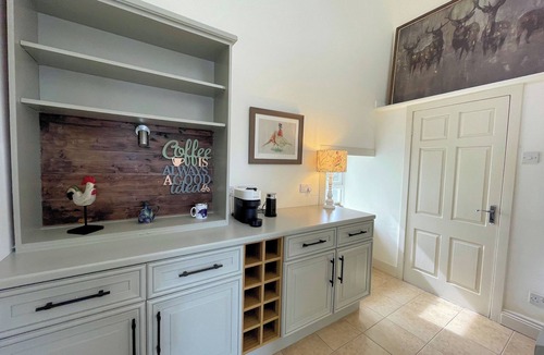 Newton Stewart House | Luxury Farmhouse Retreat with Sea Views & Hot Tub - Pass the Keys