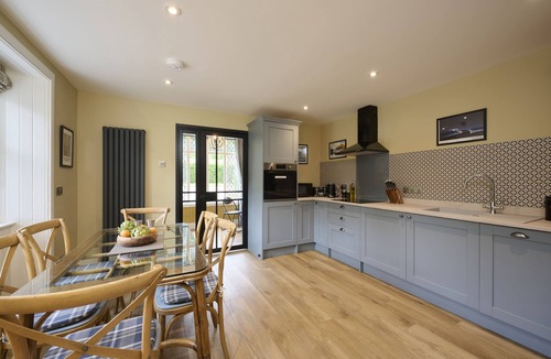 Scaniport Cottage | Luxury Highland Garden Gem with Hot tub by Loch Ness