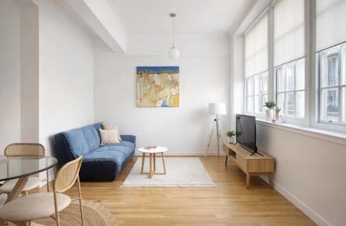 City Centre Glasgow Apartment | Luxury Historic City-Centre Flat & Free Parking