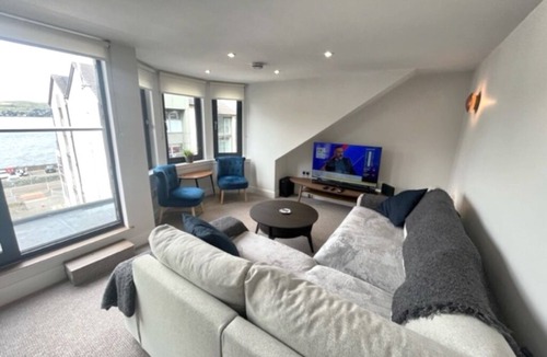 Gourock Apartment | Luxury Holiday Flat in the heart of Gourock, Inverclyde