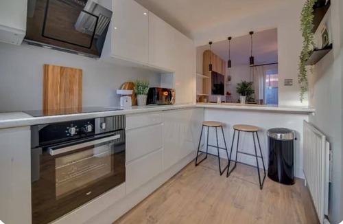 Cleethorpes House | Luxury Hot Tub 1 King Bed 1 Single Bed Private Parking 90sec walk to the beach