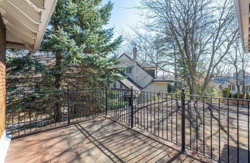 Lawrence Park House | Luxury & Large 4 Bedroom 2.5 Home Prestigious Desired Neighbourhood with Garage