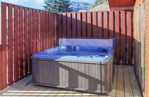 Lochgoilhead Ski Chalet | Luxury Lodge 3 bed Hot Tub