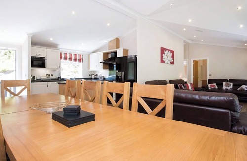 Lochgoilhead Ski Chalet | Luxury Lodge 5 bed Hot Tub