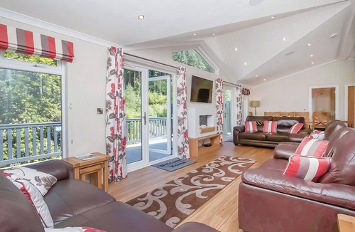 Lochgoilhead Ski Chalet | Luxury Lodge 5 bed Hot Tub
