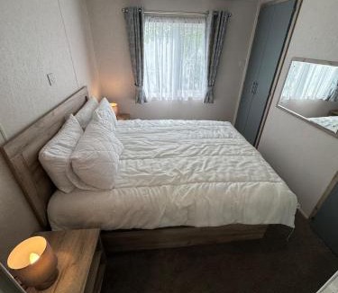Tyn-y-Gongl House | Luxury lodge within walking distance of Benllech