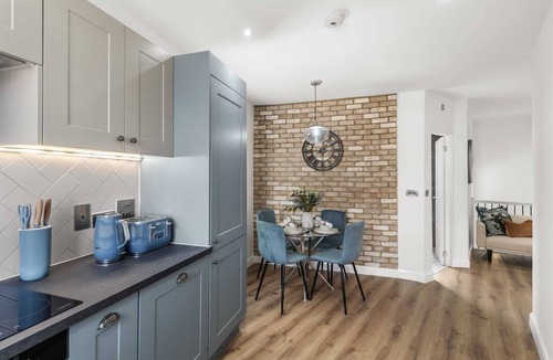 Cann Hall Apartment | Luxury London Stratford 3 bedroom Flat.