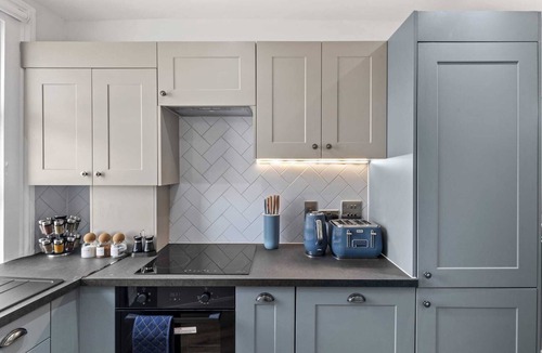 Cann Hall Apartment | Luxury London Stratford 3 bedroom Flat.