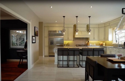 Grimsby House | Luxury Million $$$ Ontario Lakefront Estate Vacation House - Outdoor Heated Pool