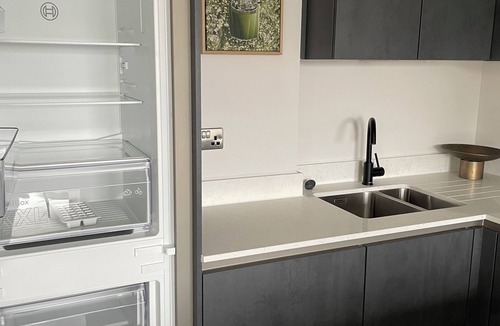 Cockfosters Apartment | Luxury & New 1-Bed Flat 1 min. walk to London Tube Secure Entry