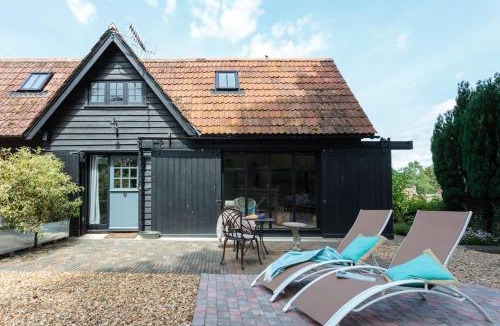 Burley Apartment | Luxury New Forest Barn, ideal for couples
