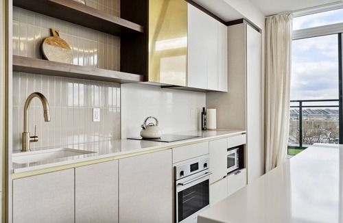 Leslieville Condo | Luxury, Privacy, Perfection in Leslieville!